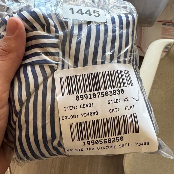 J.Crew Goldie Satin Top WMNS XS Navy White Striped Long Sleeve Ruffle Tie Neck - Picture 8 of 8